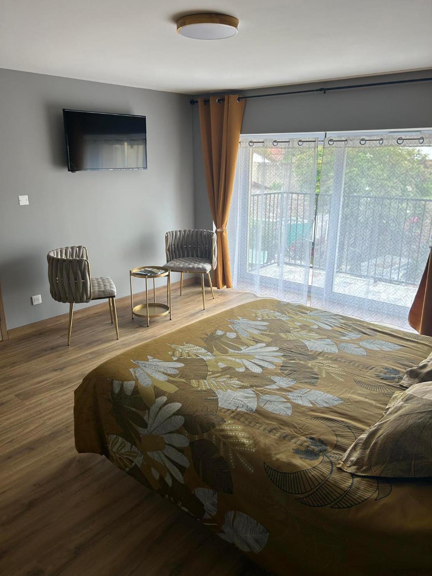 Bed and Breakfast Chez Marie Et Angel Отён Экстерьер фото